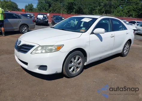 2011 Toyota Camry Le z USA, uszkodzony, nr VIN 4T1BF3EK3BU594304